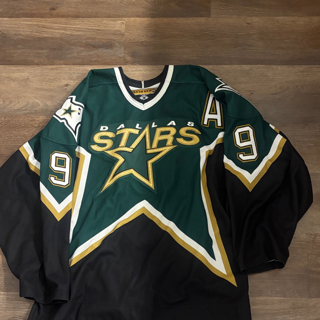Modano Dallas Hockey Jersey Size 52 Green:Gold Color.Used Like New
